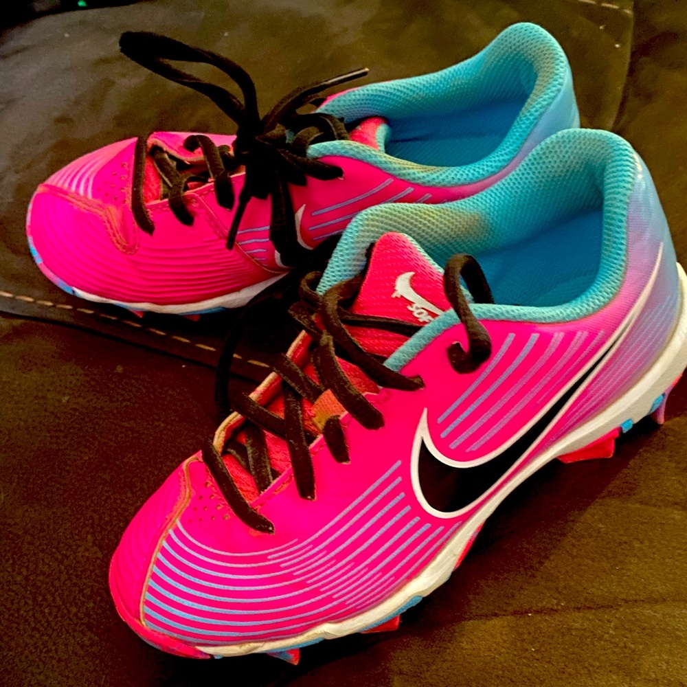 Nike girls softball cleats size 1.5